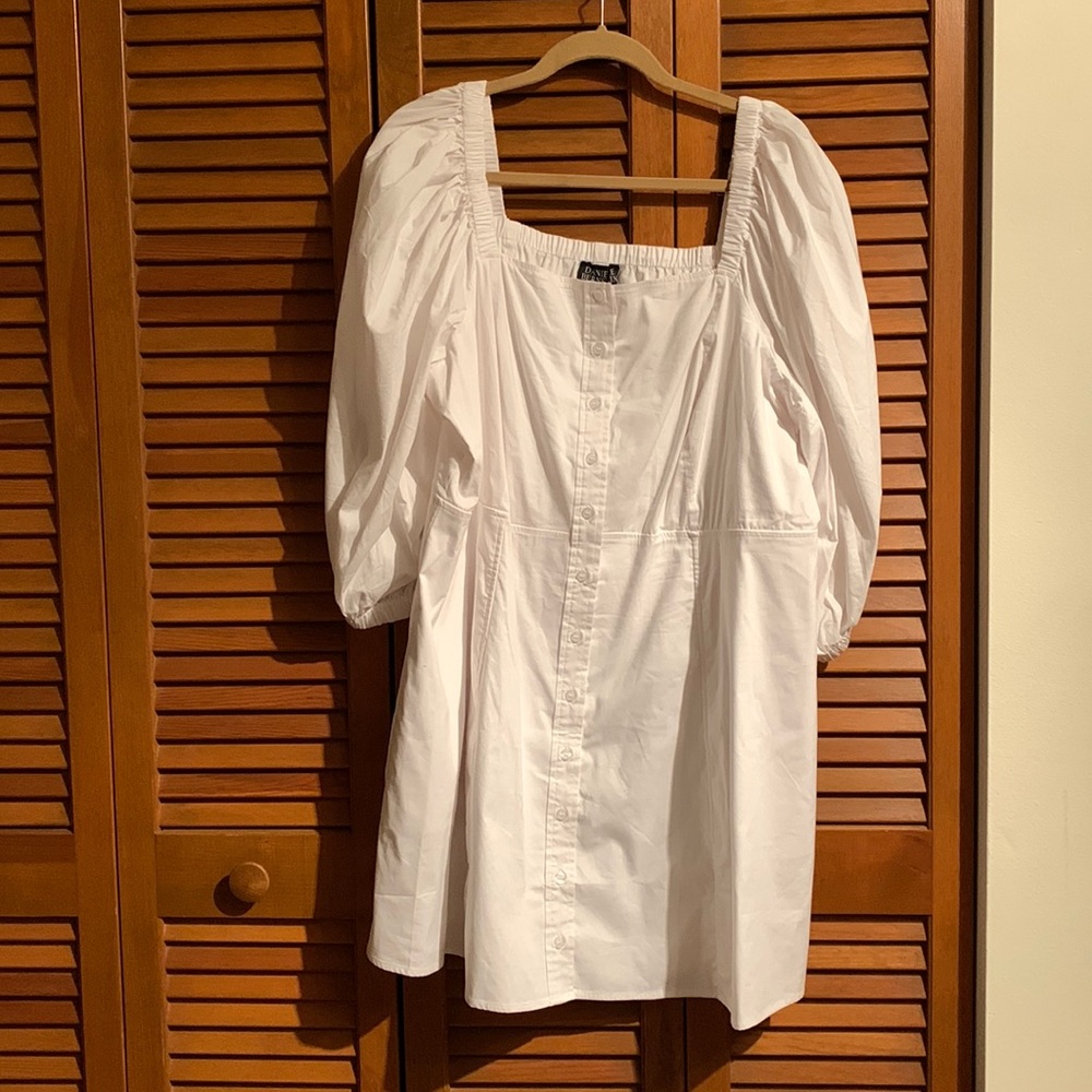 Danielle Bernstein white dress. POCKETS